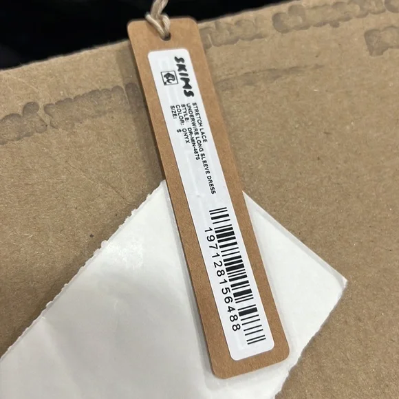 Skims Stretched Lace Underwire Long Sleeve Dress size small - Picture 4 of 5